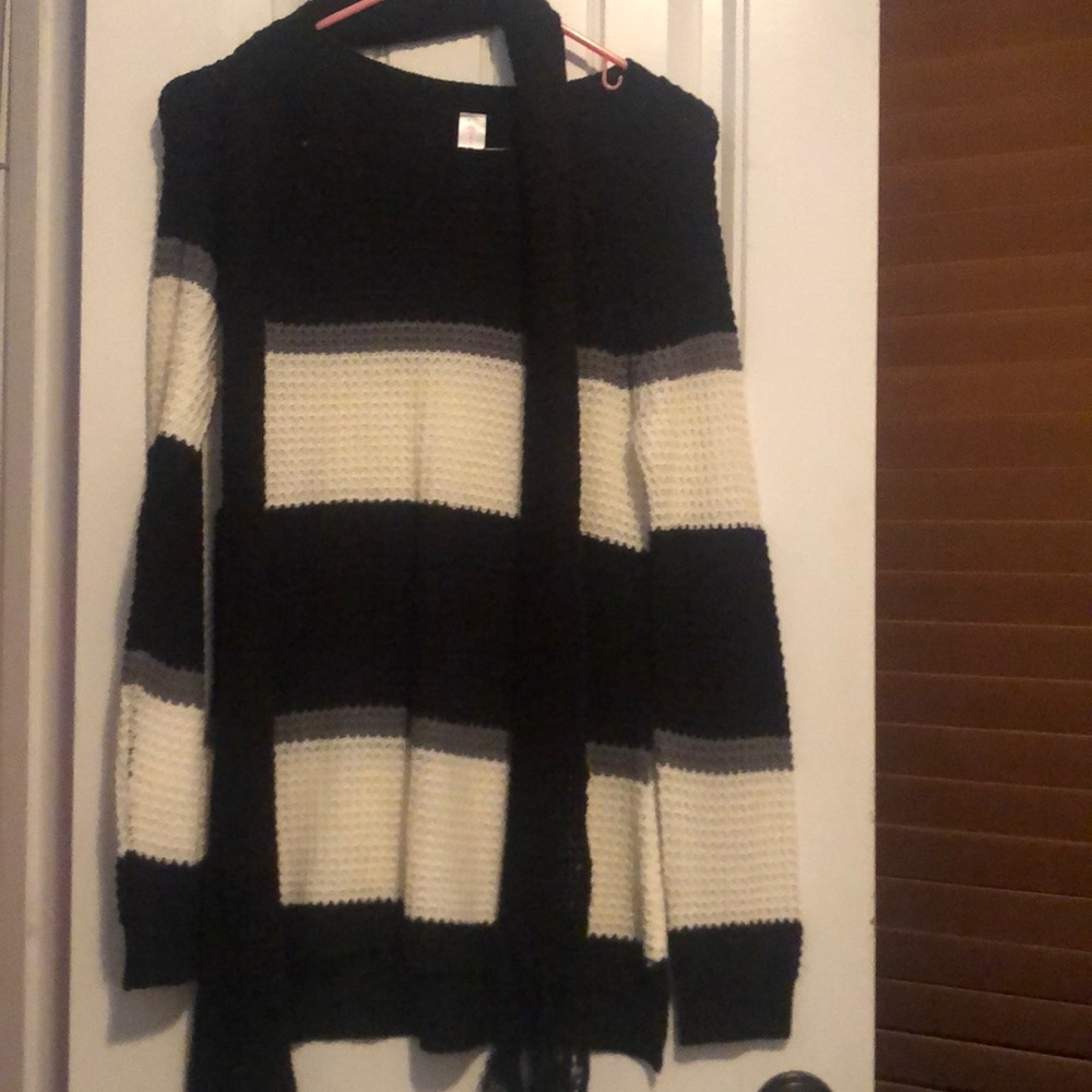 Never worn sweater with scarf